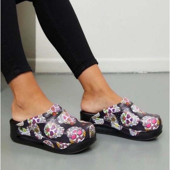 TERLIK SABO • Skull Flower Leather Clog Slippers - Picture 5 of 7